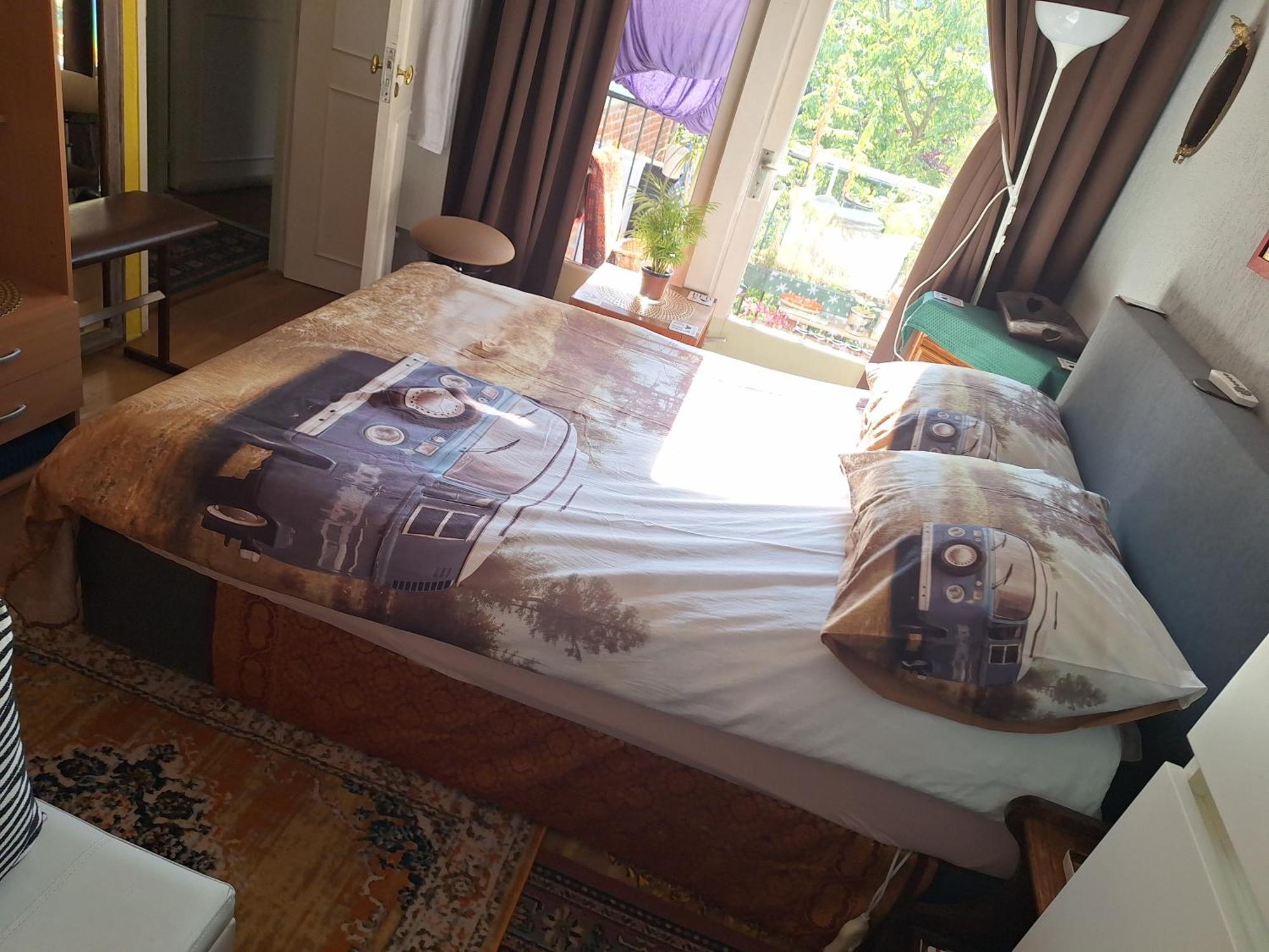Homey Budget Bedroom Амстердам Екстер'єр фото